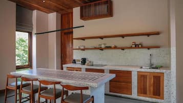 Villa, 2 Bedrooms, Kitchen, Ocean View | Private kitchen