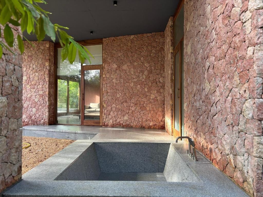 Comfort Suite, Patio, Garden View | Terrace/patio