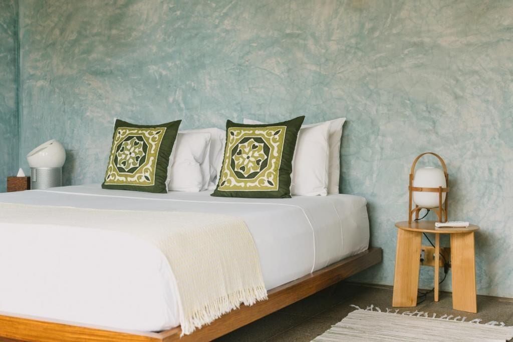 Quarto casal standard, varanda, vista para o jardim | Cofres nos quartos, Wi-Fi de cortesia