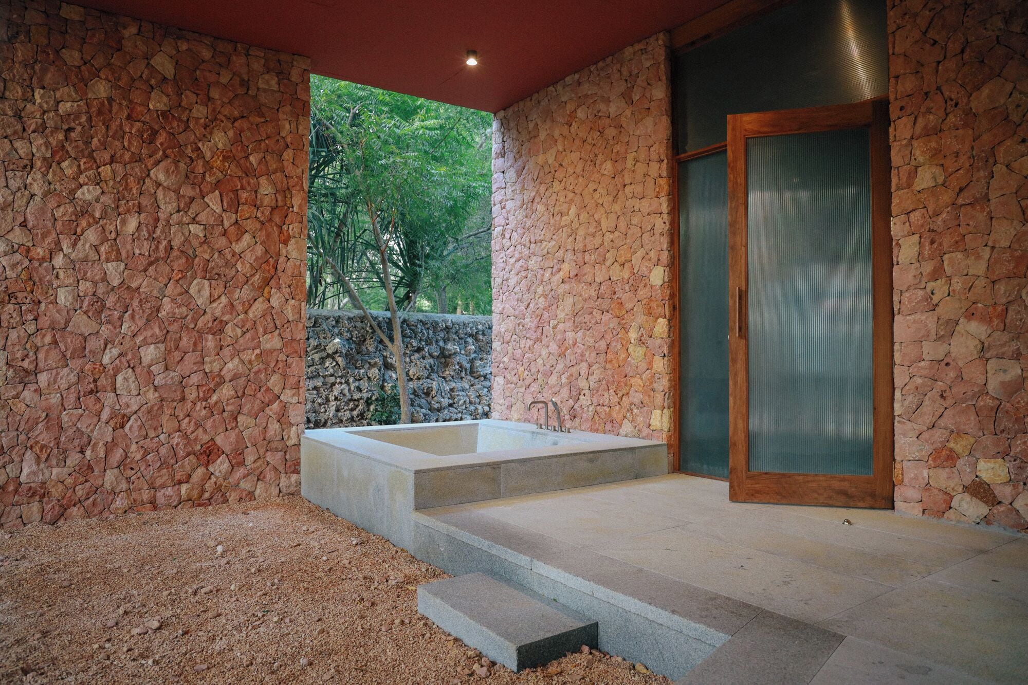 2 piscines extérieures