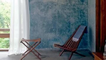 Standard Double Room, Balcony, Garden View | Interior