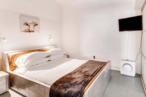 WiFi, bed sheets