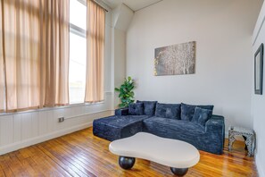 TV - Explore Corktown: Updated Loft Next to Riverwalk! (Detroit)