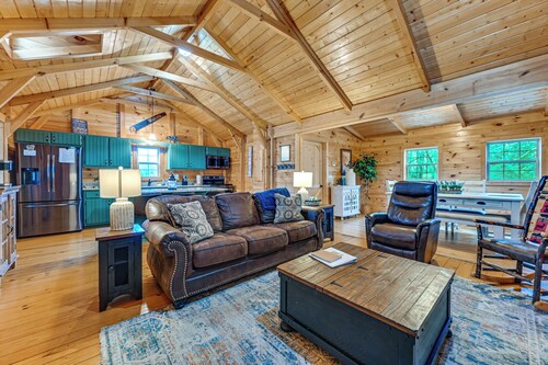 Explore Mammoth Cave: Cabin w/ Fire Pit & Grill!