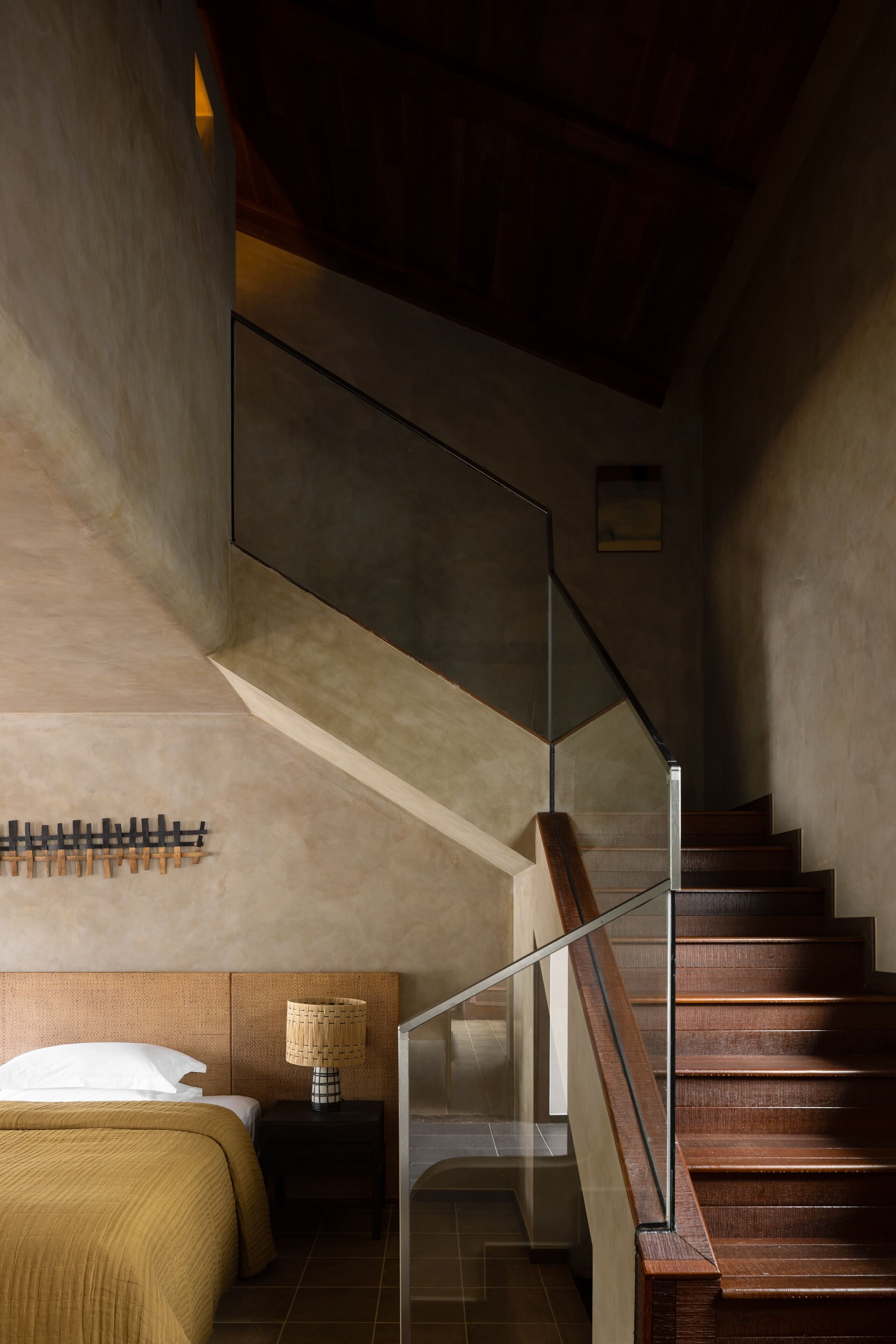 Studio Suite Cao cấp, quang cảnh hồ bơi | Minibar, bàn, màn/rèm cản sáng, phòng cách âm 