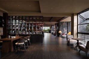 Lobby sitting area - ANALO Resort Hotel (Lijiang)
