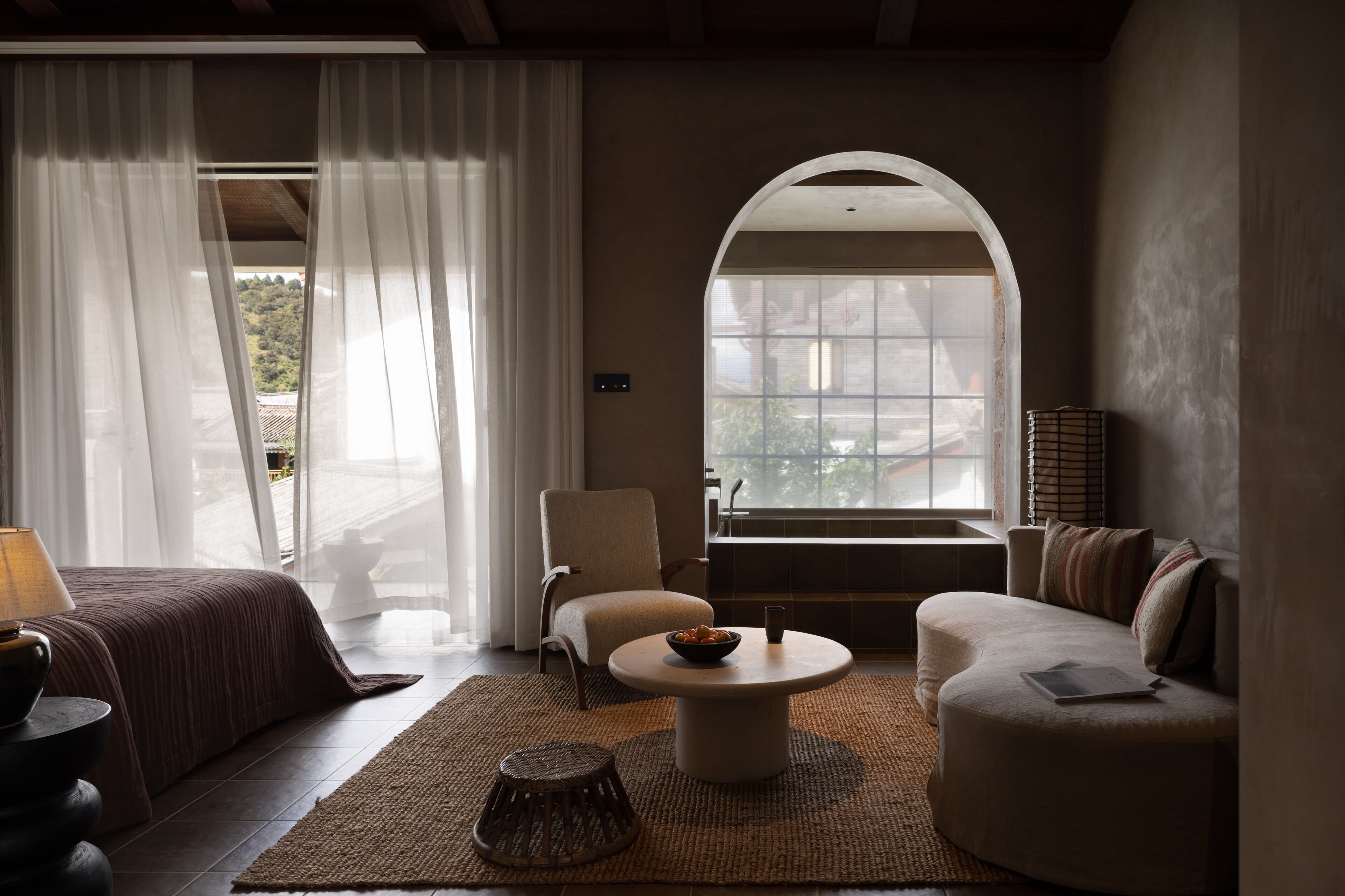 Phòng đôi Superior, quang cảnh đồi núi | Minibar, bàn, màn/rèm cản sáng, phòng cách âm 