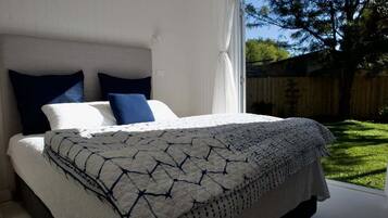3 bedrooms, bed sheets