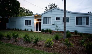Exterior - Alora Cottage ~ Beach House in Bendalong (Bendalong)