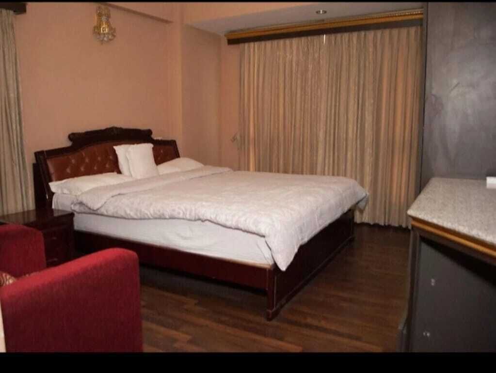 Single Room | Laptop workspace, free WiFi