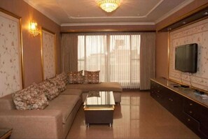 Laptop workspace, free WiFi - Melinn (Lalitpur)