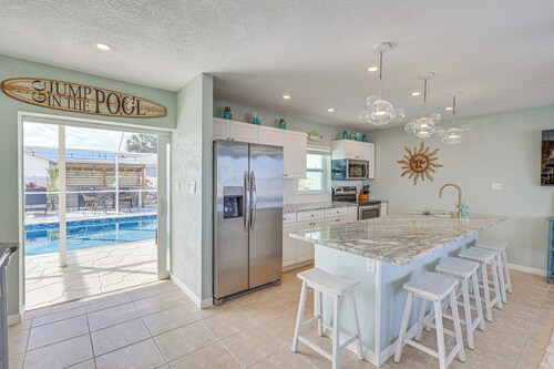 Pool Paradise! Port Charlotte Home Near Beach