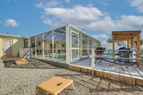 Terrace/patio - Pool Paradise! Port Charlotte Home Near Beach (Port Charlotte)