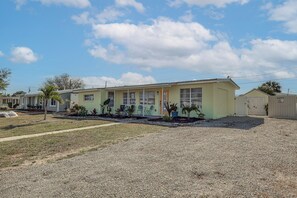 Exterior - Pool Paradise! Port Charlotte Home Near Beach (Port Charlotte)