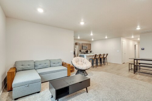 Walk to The Plains Golf Course: Getaway in Cheney!