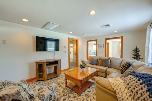 Heart of Five College Consortium! Hadley Home