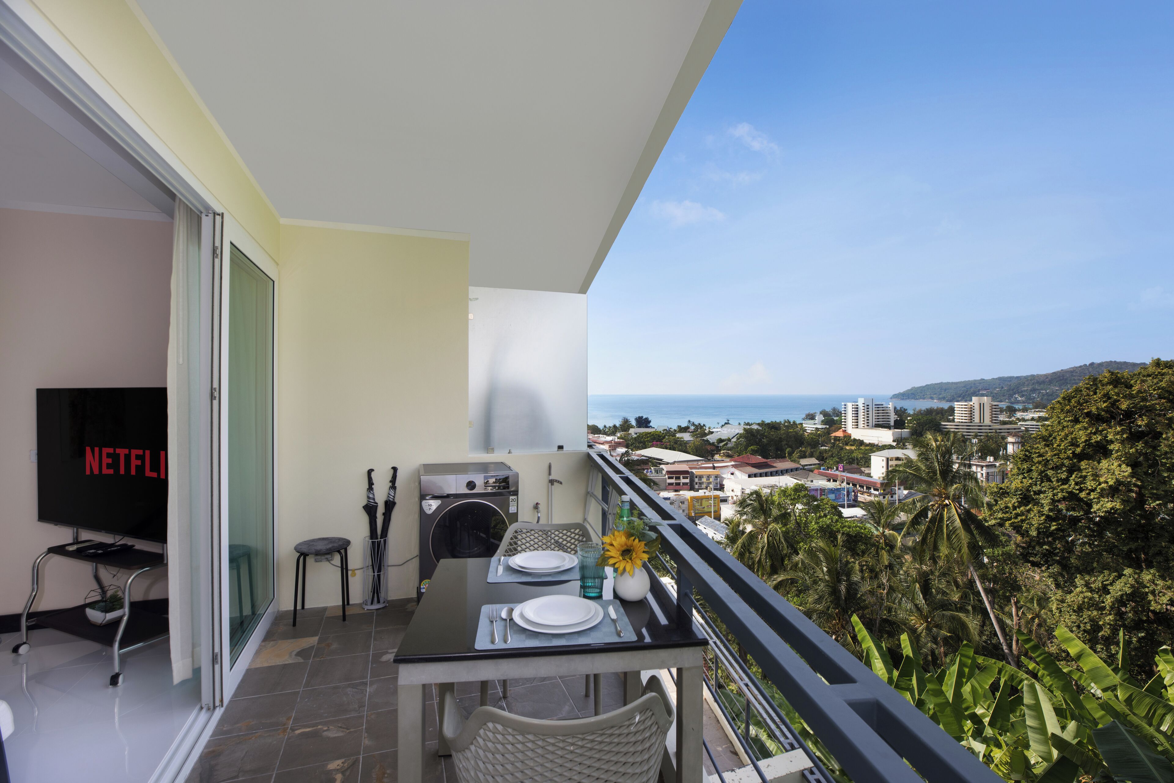 Deluxe Apartment, 1 Bedroom, Ocean View | In-room safe, blackout drapes, iron/ironing board, free WiFi