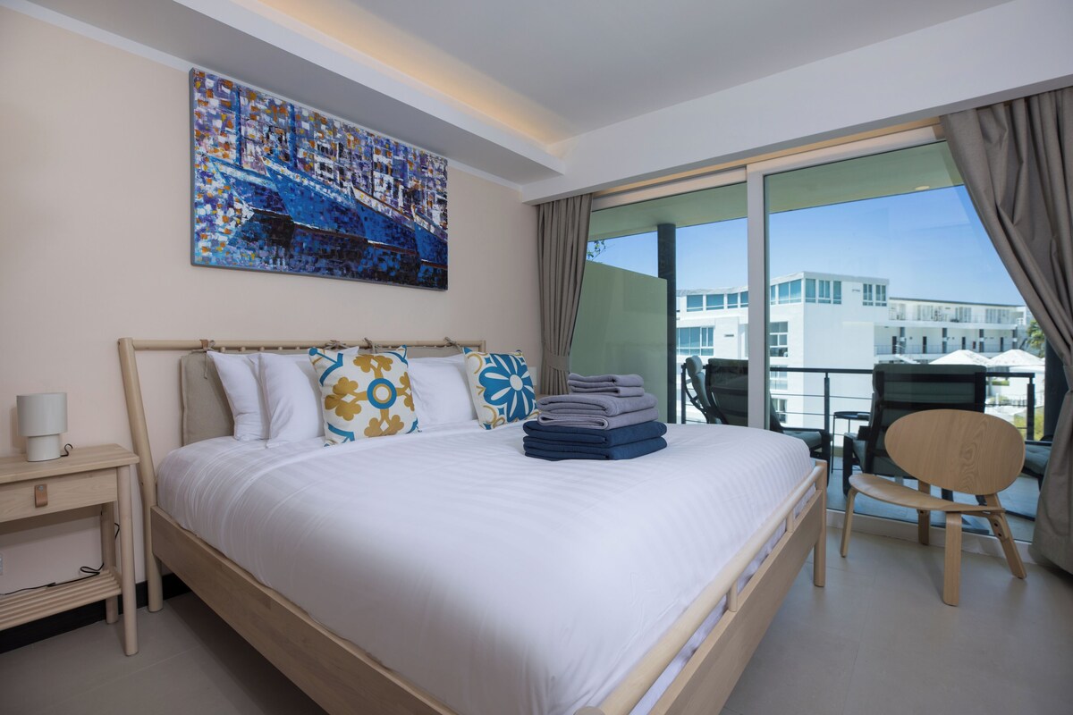 Panoramic Apartment, 2 Bedrooms, Balcony, Sea View