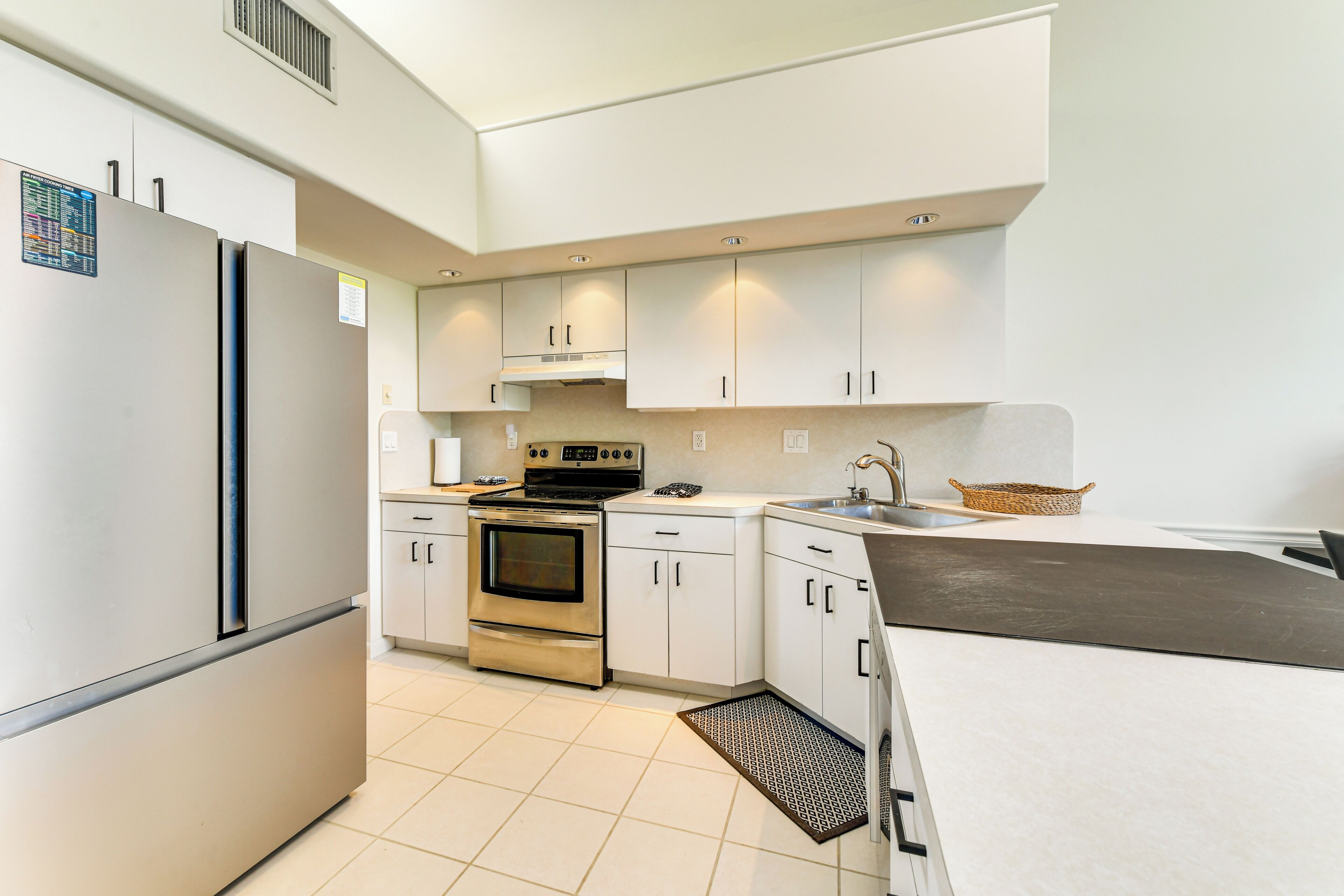 Kitchen | Cooking Basics | Main Level