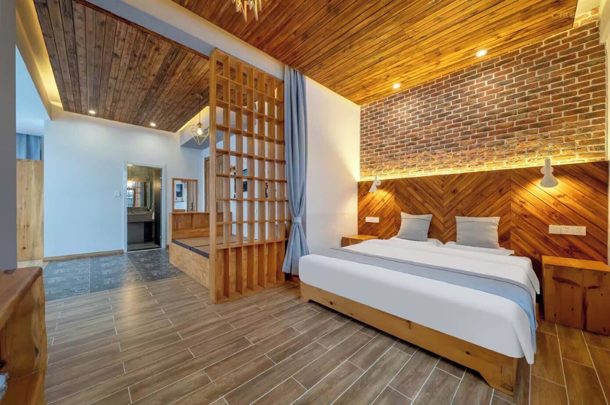 Signature kamer | Een bureau, verduisterende gordijnen, gratis wifi, beddengoed