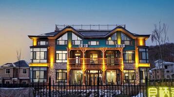 Fachada de la propiedad