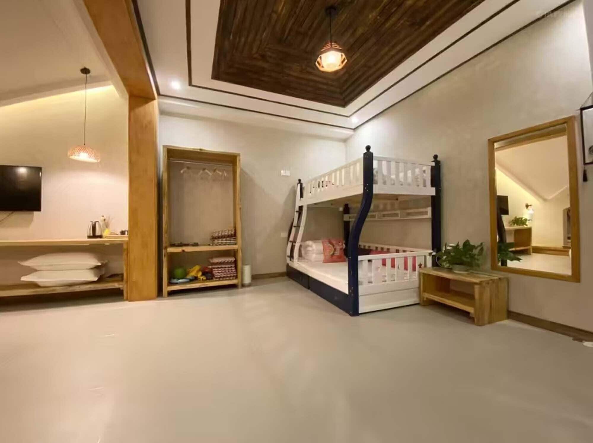 Familienzimmer | Schreibtisch, Verdunkelungsvorhänge, kostenloses WLAN, Bettwäsche