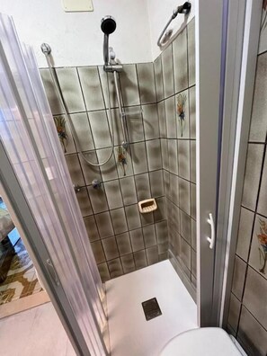 Hus - 1 soveværelse - ryger - terrasse | Badeværelse