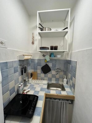 Private kitchen - Cozy One-bedroom Retreat in Polignano a Mare (Polignano a Mare)
