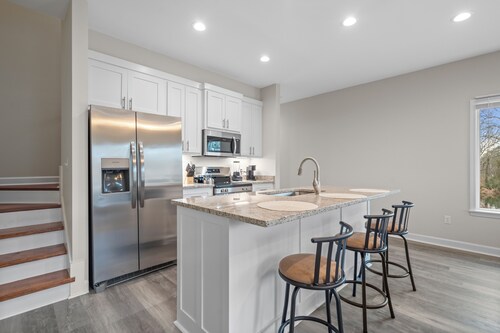 New Townhouse Condo @ Diamondhead Lake Unit 1A