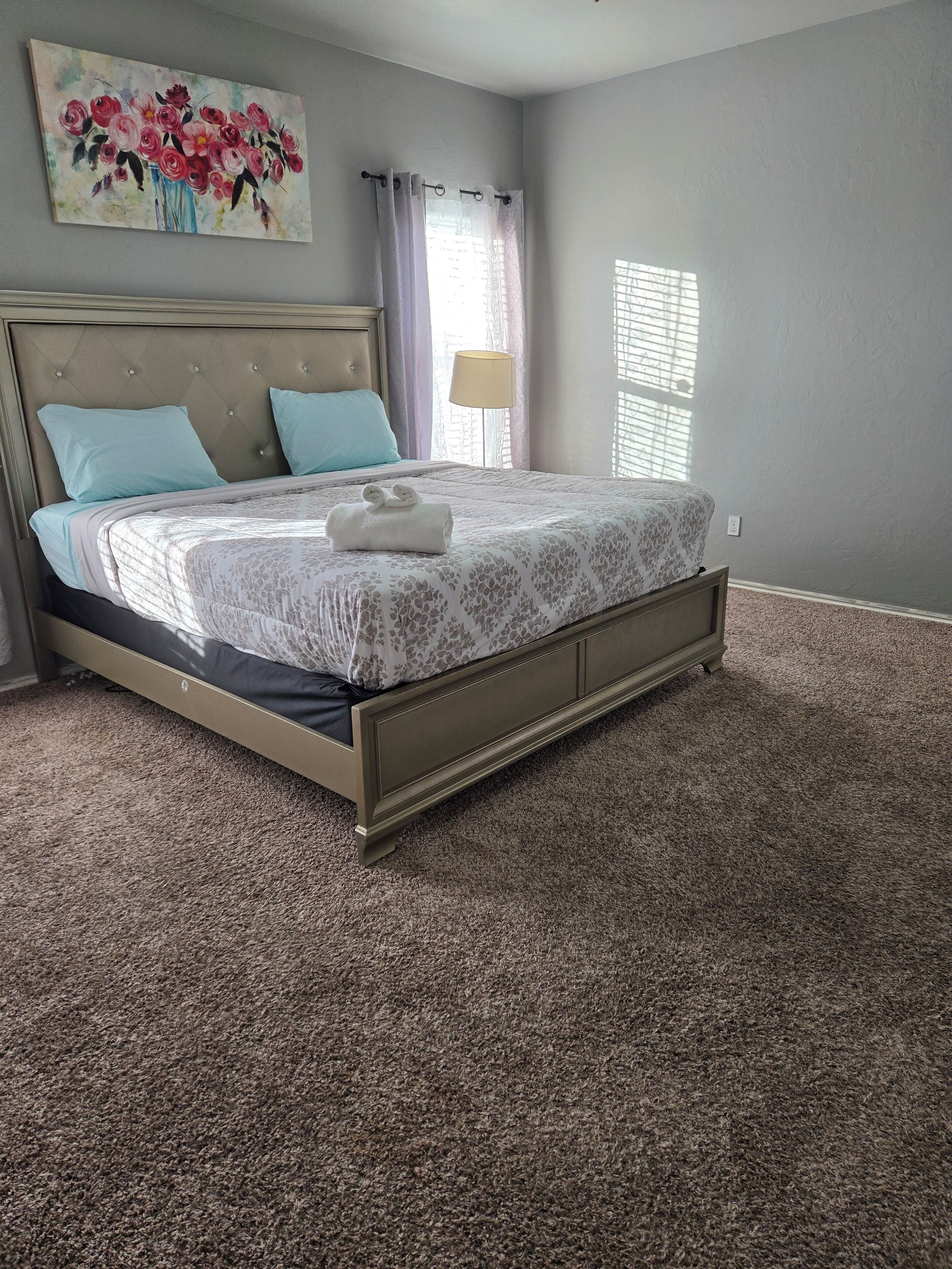 4 bedrooms, WiFi, bed sheets