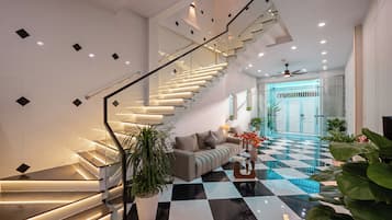 ํ์ดํ, ์นจ์ค 5๊ฐ, ์ ์ ์ ๋ง | ๊ฑฐ์ค ๊ณต๊ฐ