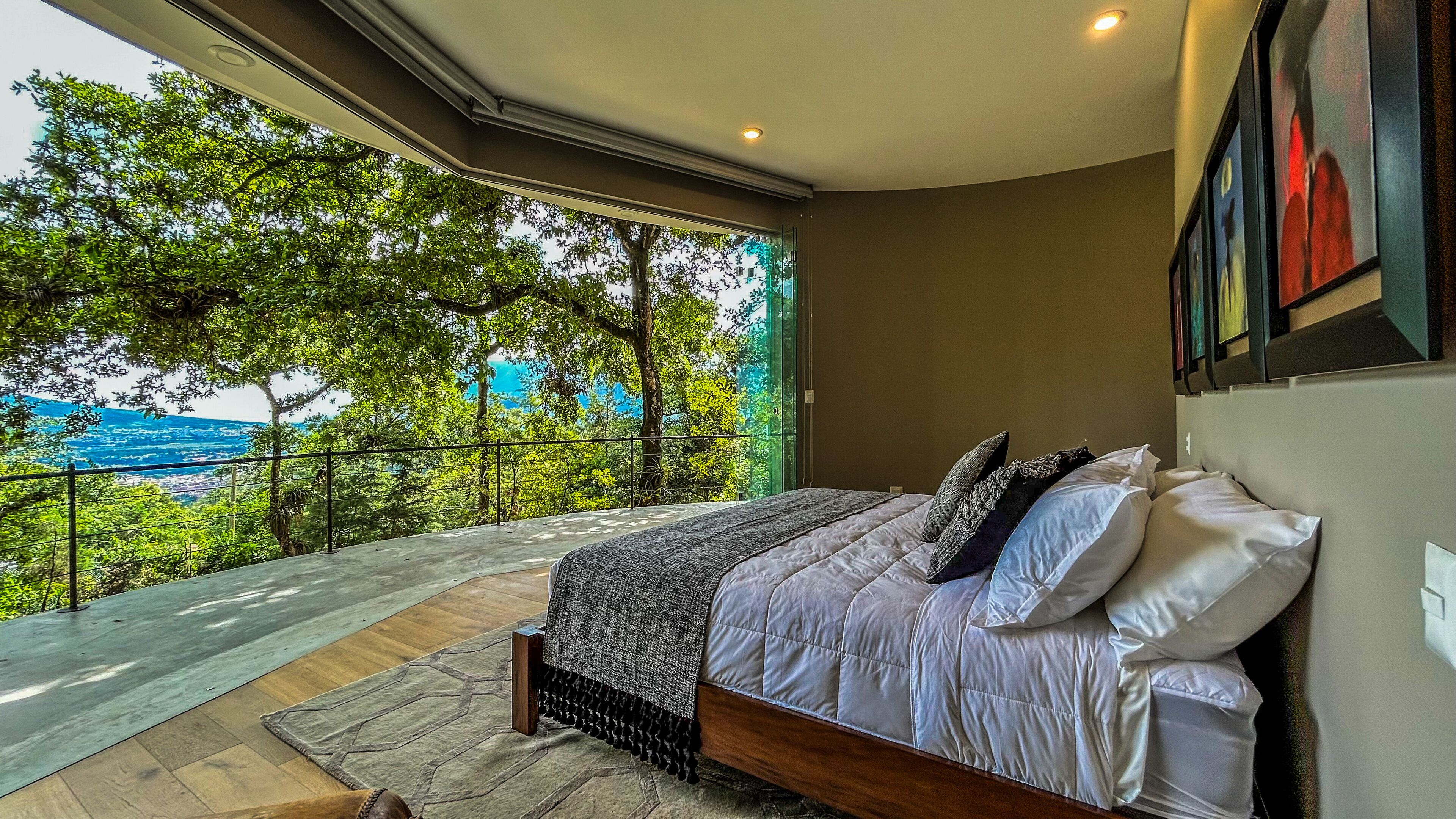 6 habitaciones, escritorio, tabla de planchar con plancha y wifi gratis 