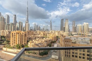 Property grounds - Free housekeeping visits during your stay - StayShort - Stylish Downtown Apartment with Burj Views that Sleeps 4! (Downtown)