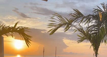 Romantic Beachside Retreat With Breathtaking Views