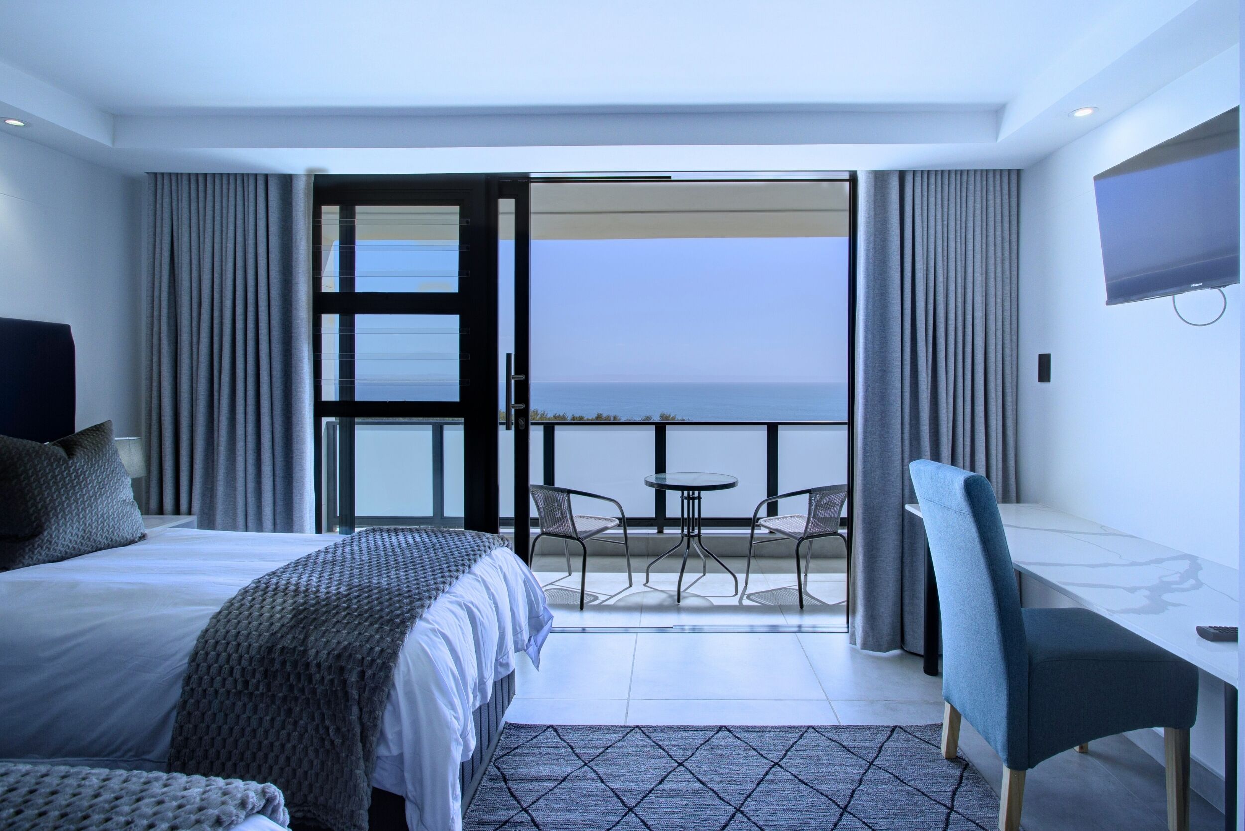 Premier Studio Suite, Ocean View | In-room safe, iron/ironing board, free WiFi