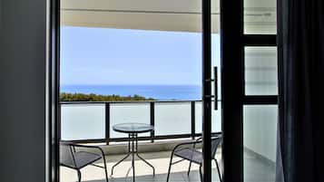 Executive Suite, Ocean View | In-room safe, iron/ironing board, free WiFi