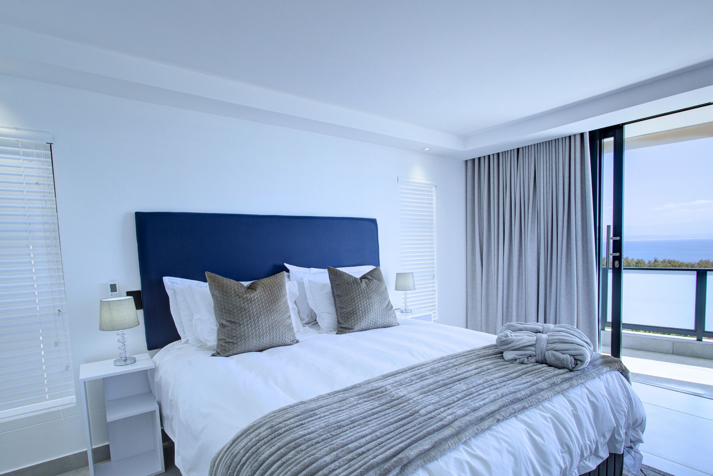 Executive Suite, Ocean View | Bathroom | Towels, soap, shampoo, toilet paper