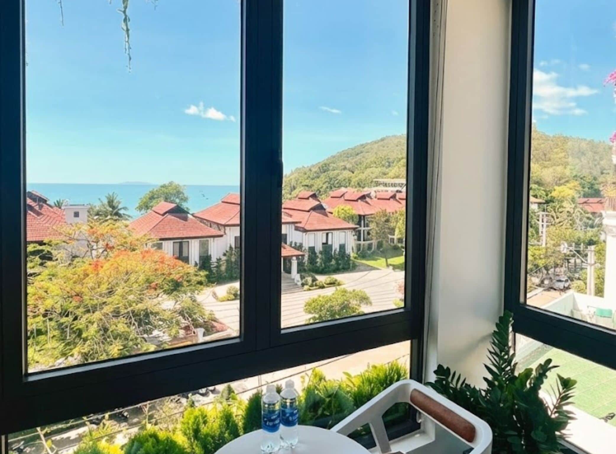 Luxury Suite, Ocean View | Free WiFi