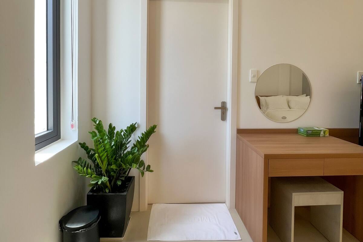 Habitación básica | Ropa de cama de alta calidad, minibar, sistema de insonorización