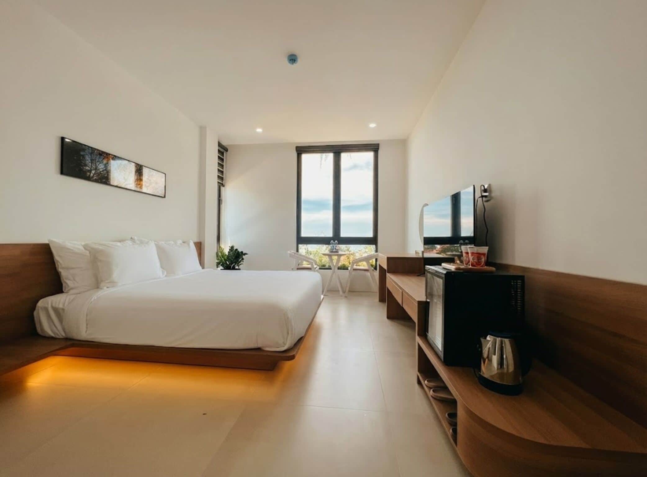 Luxury Suite, Ocean View | Free WiFi