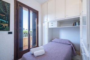 Family Apartment, Multiple Bedrooms, 2 Bathrooms (Il Vecchio Faro 66) | 3 bedrooms, bed sheets - Il Vecchio Faro 66 (Loiri Porto San Paolo)