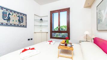 Apartamento família, vários quartos, 2 banheiros (Il Vecchio Faro 66) | Vista do quarto