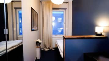 Comfort enkelrum | Skrivbord, arbetsyta för laptop, mörkläggningsgardiner och gratis wi-fi