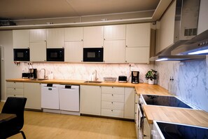 Kyl i allmänt utrymme och mikro i allmänt utrymme