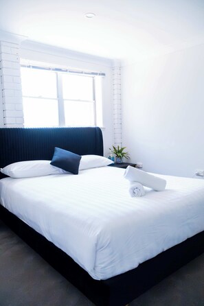 アイロン / アイロン台、WiFi、ベッドシーツ