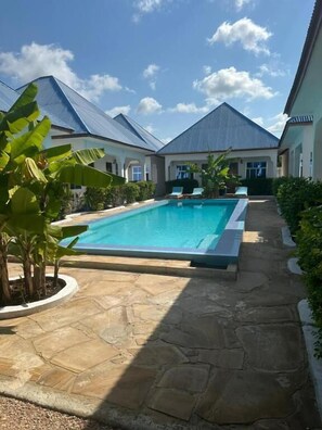 Outdoor pool - AROYA Boutique Hotel (Jambiani)