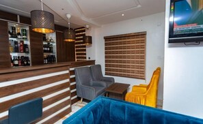 Bar (on property) - Nondon Hotels (Enugu)