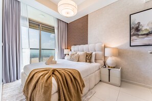 2 bedrooms, in-room safe, iron/ironing board, free WiFi - Minutes from Downtown Dubai and Burj Khalifa, Easy Metro Access (Dubai)