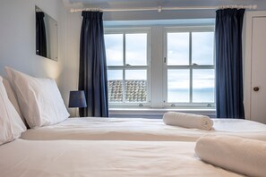 Iron/ironing board, free WiFi, bed sheets - Seascape Cottage at Crail Harbour (Crail)