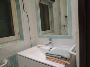 Bathroom - chenesverts-bucaille.com (la Bastidonne)